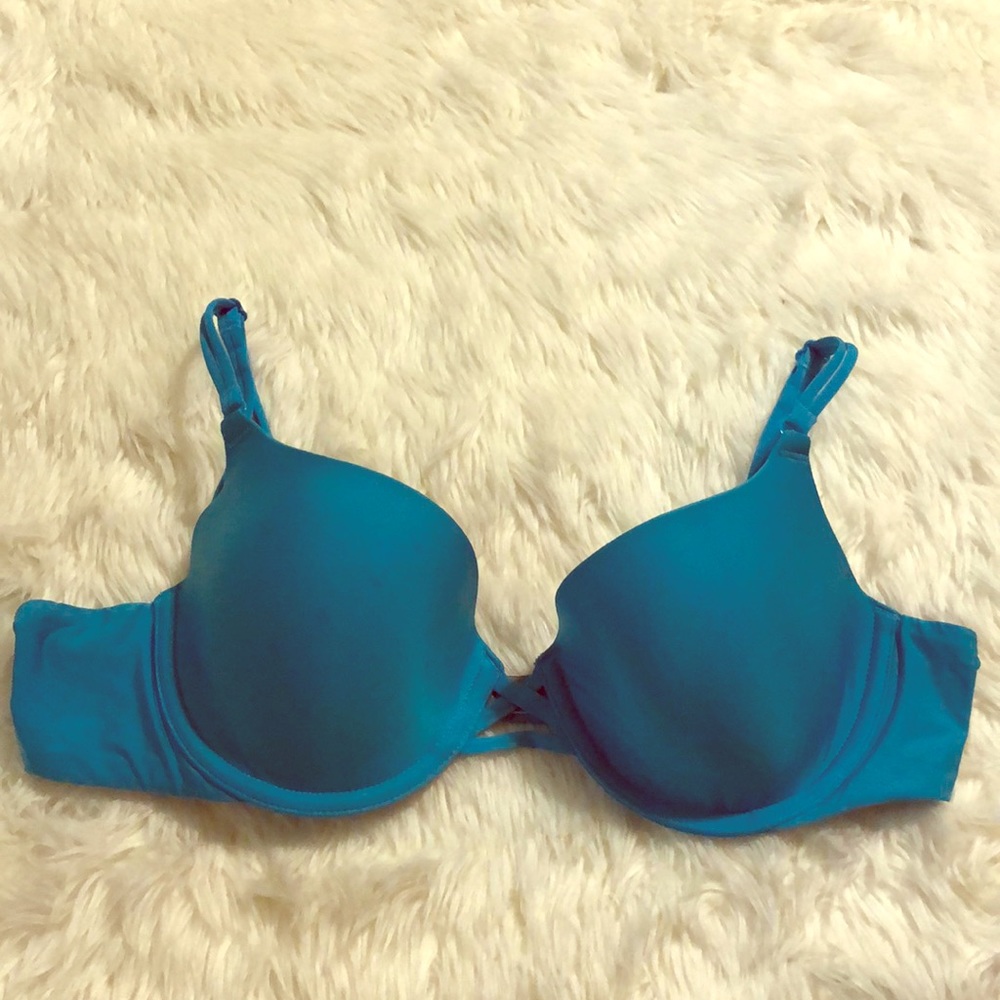 3/$20 Victoria’s Secret Demi Bra 36B
